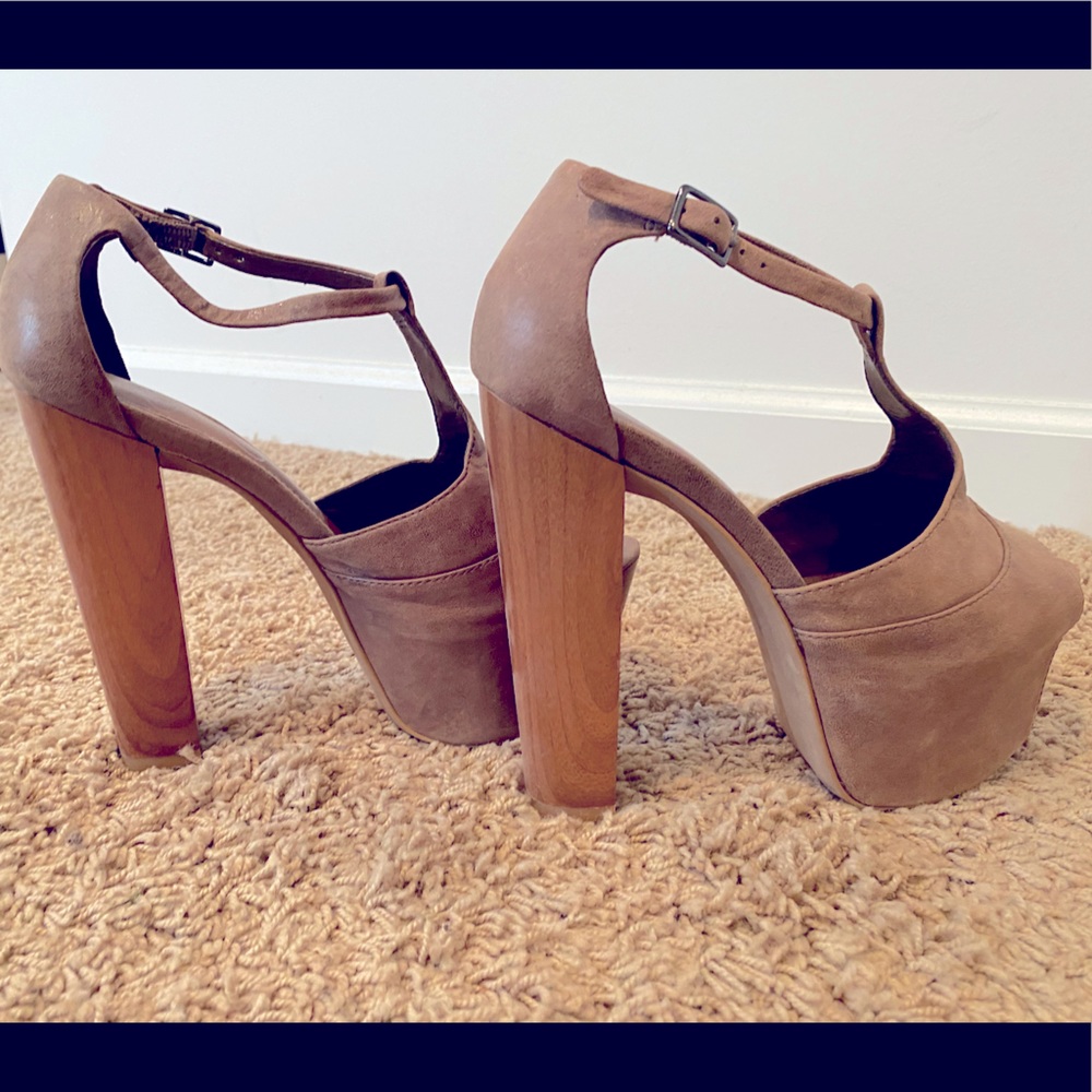 Jessica Simpson brown leather wedged heels